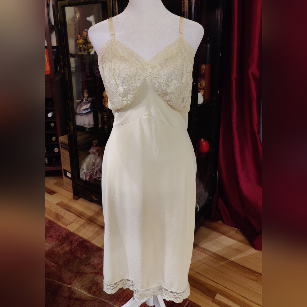 Vintage 1960's Hollywood Vassarette Buttercream Slip Dress